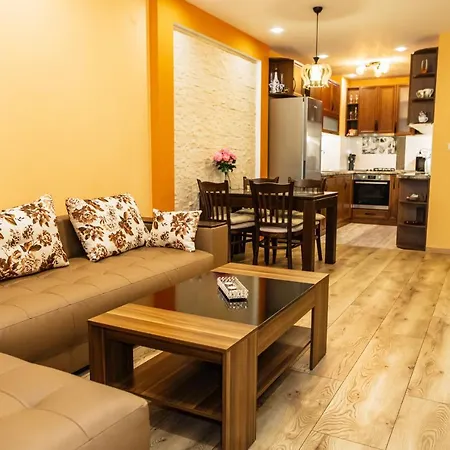Krissty Apartment